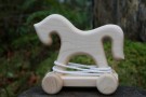 Treleker - Design serien - Hestefigur med hjul - Lys thumbnail