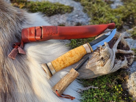 Turkniv med tennstål / gnisttenner - Fjellbjørk - 7,5 cm blad - Rask levering med gravering