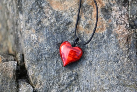 Wood Jewel - Rødt Hjerte Halskjede
