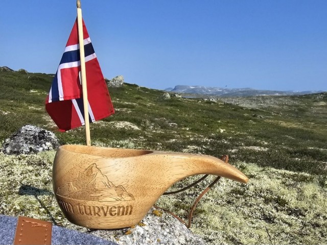 Vakre Friluftskoppen , her gravering side 2.